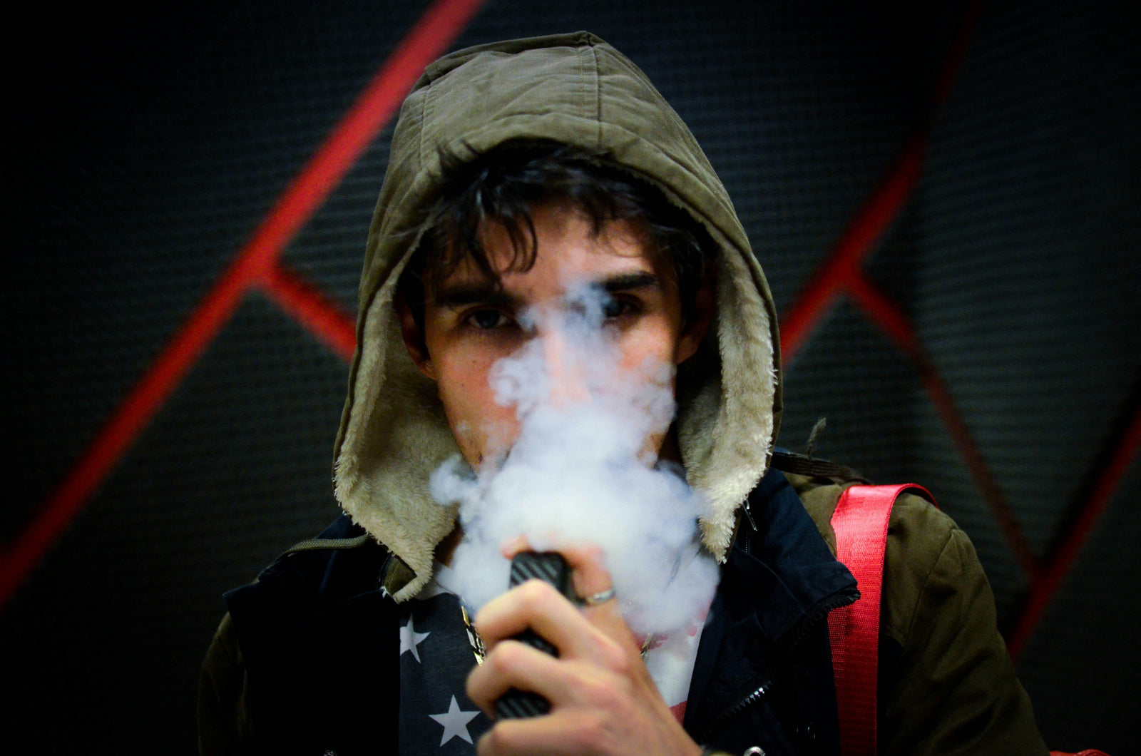 Vaping Etiquette: Do's and Don'ts for Beginners Vapeology Vaping Etiquette: Do's and Don'ts for Beginners Vapeology